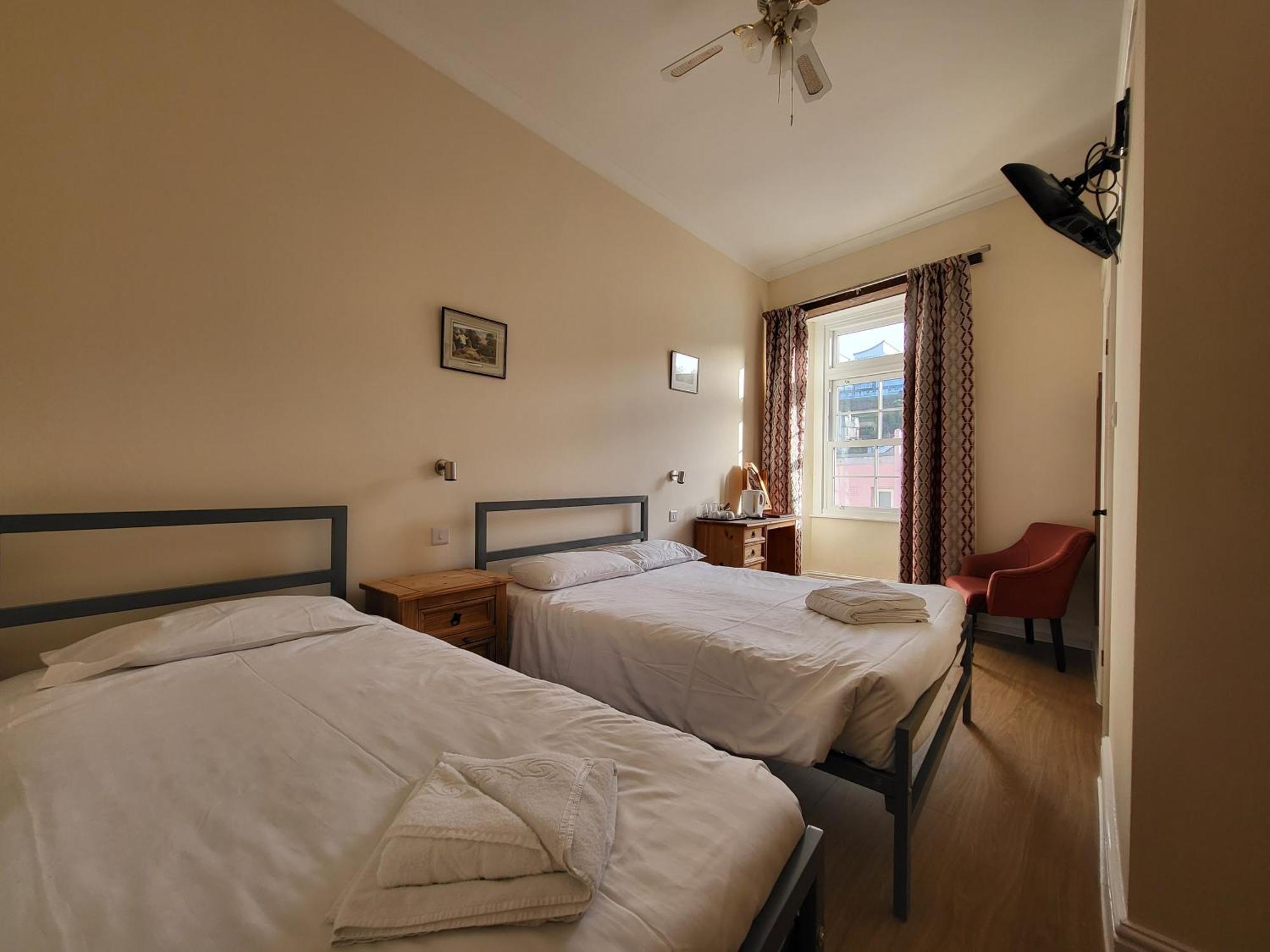 Royal Britannia Hotel Ильфракомб Экстерьер фото